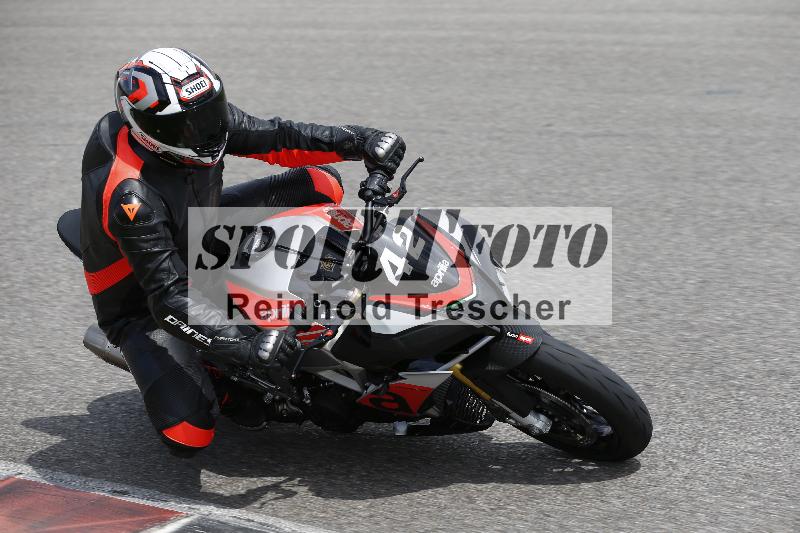 /Archiv-2024/29 12.06.2024 MOTO.CH Track Day ADR/Gruppe blau/42